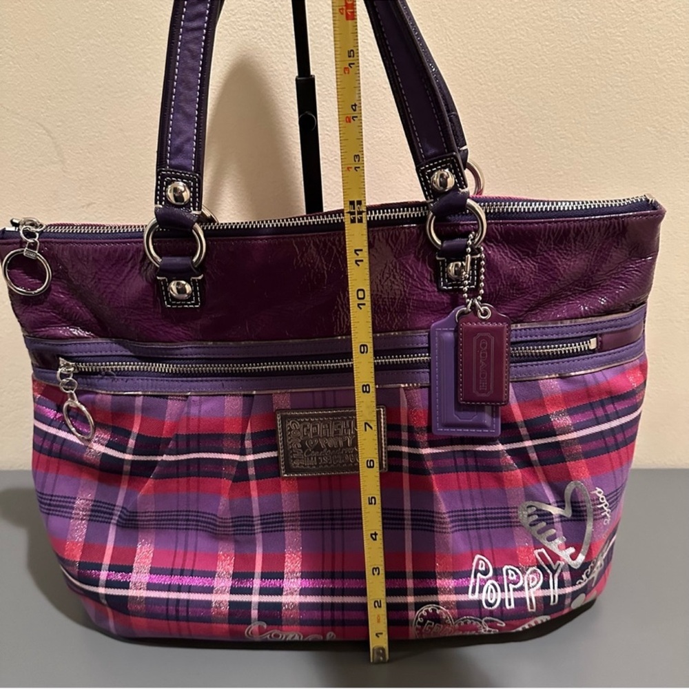 Coach Poppy Tartan Plaid Glam Tote Purple
Y2K 2010 Style 15886 - Picture 16 of 16